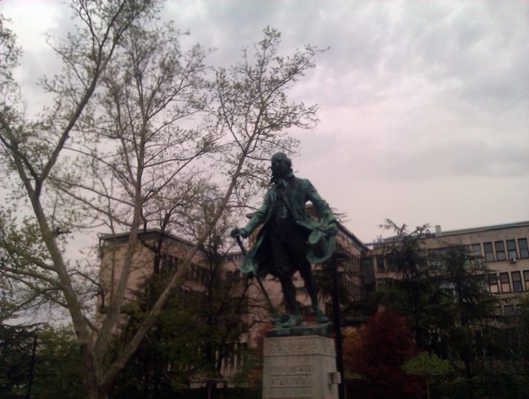 Spomenik Dositeju Obradoviću