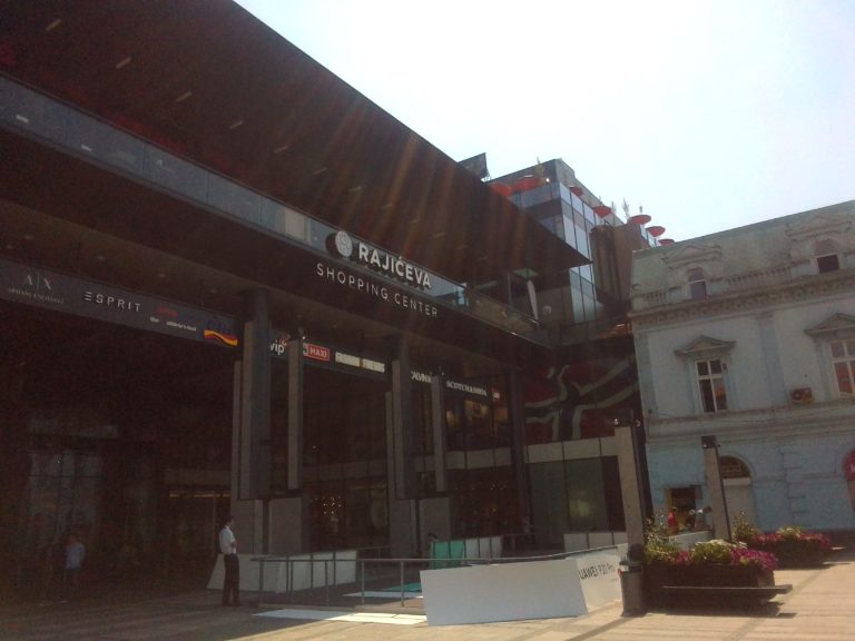 Lažna dojava o bombama u tri tržna centra u Beogradu