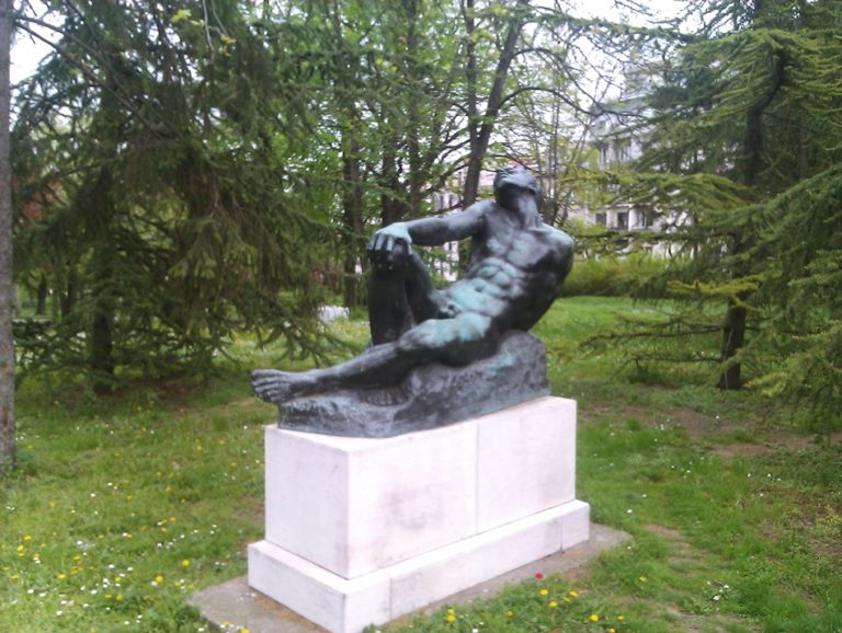 Skulptura Umorni borac