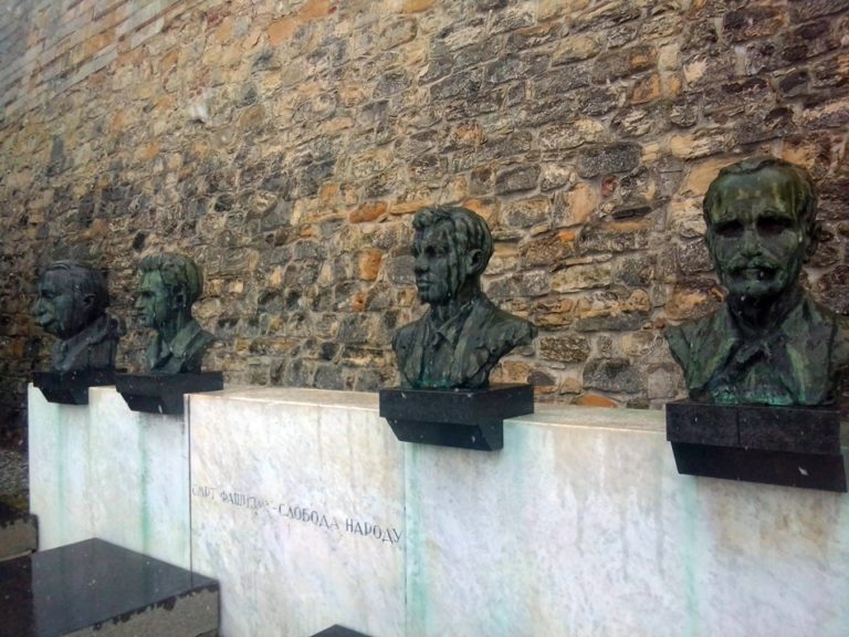 Grobnica narodnih heroja na Kalemegdanu u Beogradu