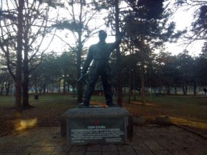Spomenik palim borcima u narodnooslobodilačkom ratu sa Čukarice u Beogradu