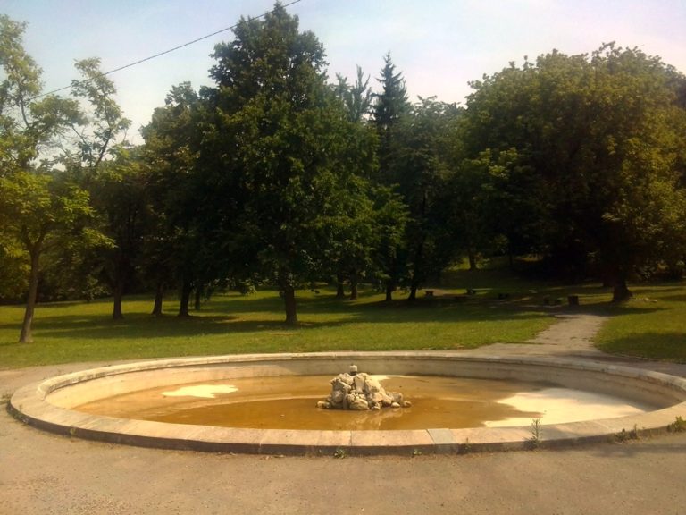 Velika fontana u Topčiderskom parku
