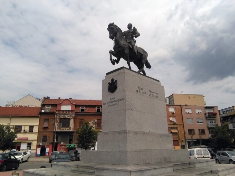 Spomenik kralju Petru I Karađorđeviću Novi Sad