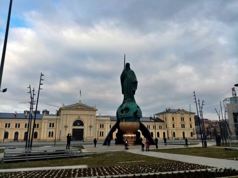 Ruski vajar Aleksandar Rukavišnjikov uređuje park na mestu marine Dorćol