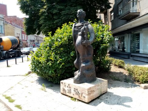 Spomenik prvoj Štafeti u Kragujevcu