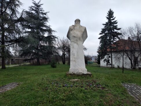 Spomenik Milovanu Glišiću u Valjevu