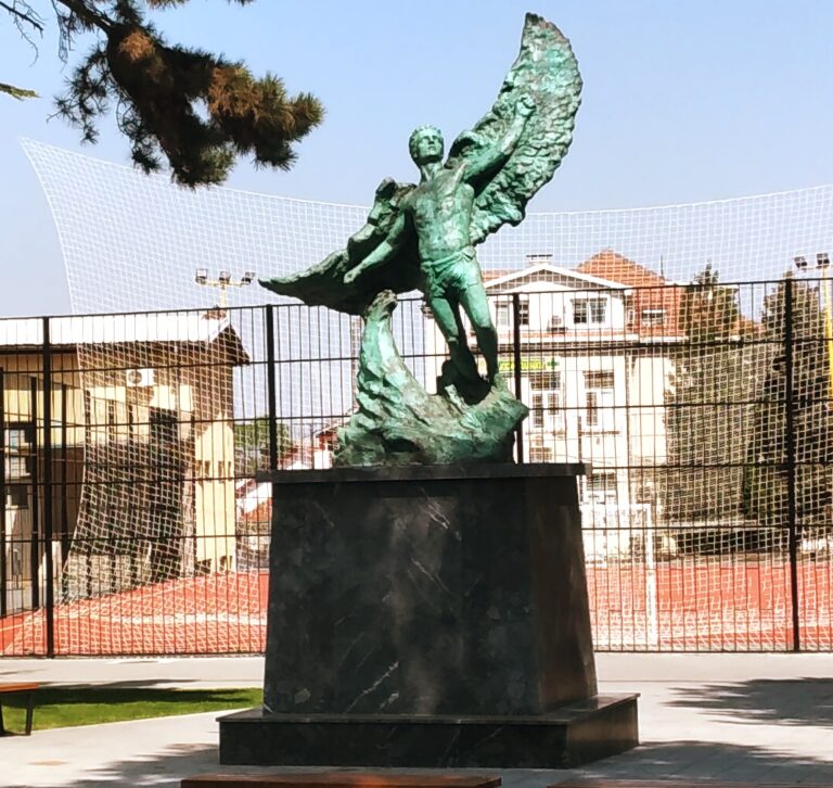 Skulptura Ikar u Beogradu
