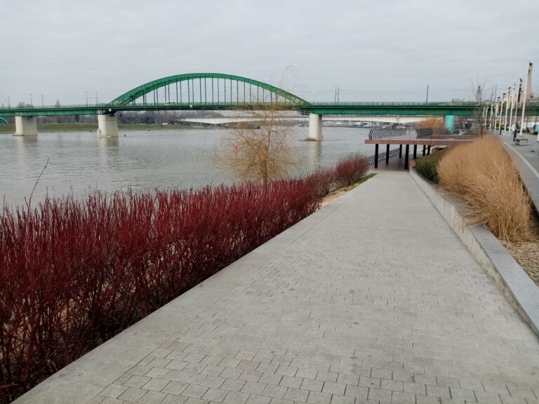 Obustava saobraćaja za pešake i bicikliste na potezu između Starog savskog i Brankovog mosta